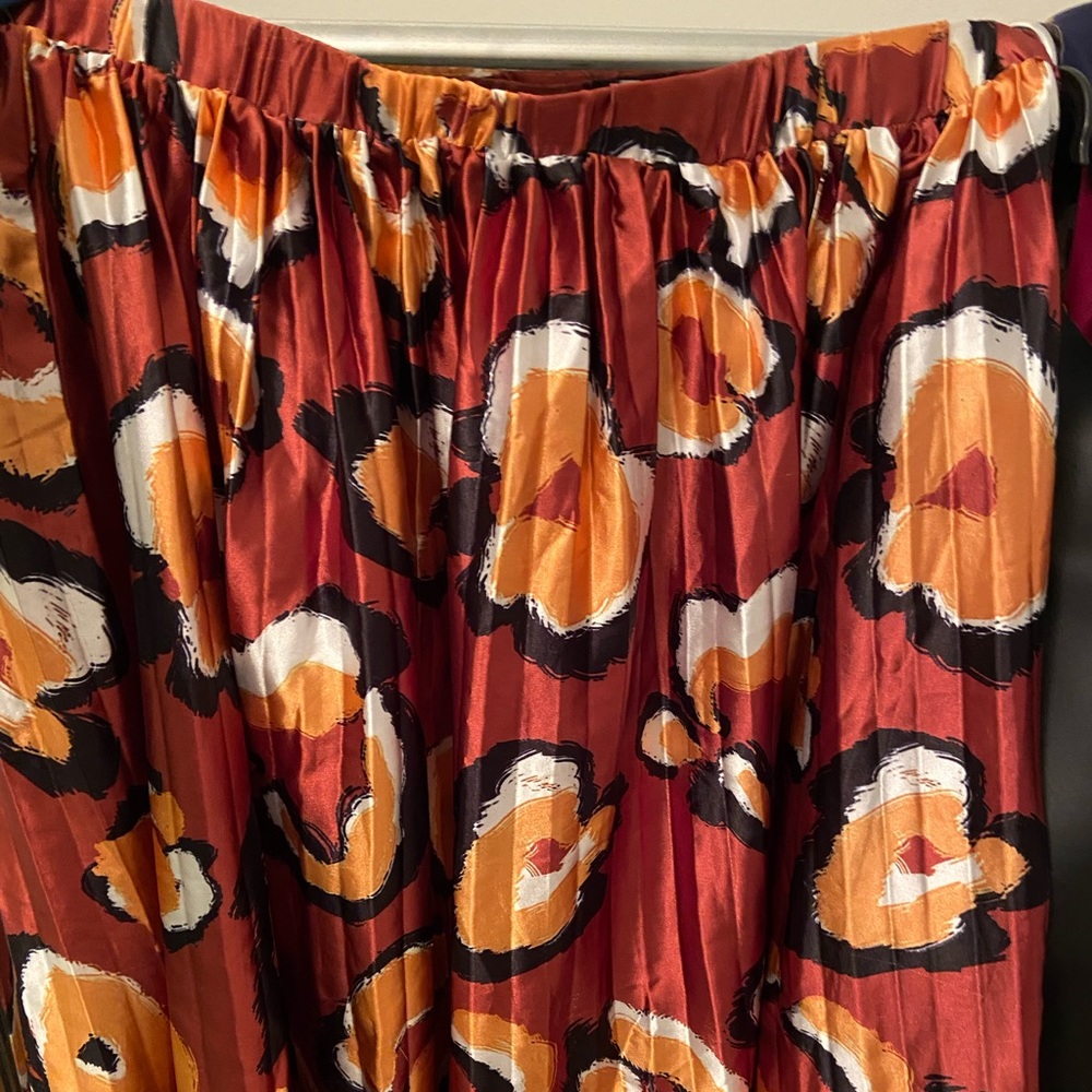 Pretty little thing rust leopard skirt